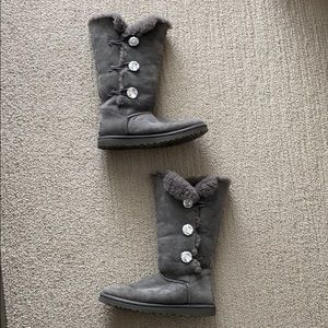 Diamond Toggle tall Uggs size 10
